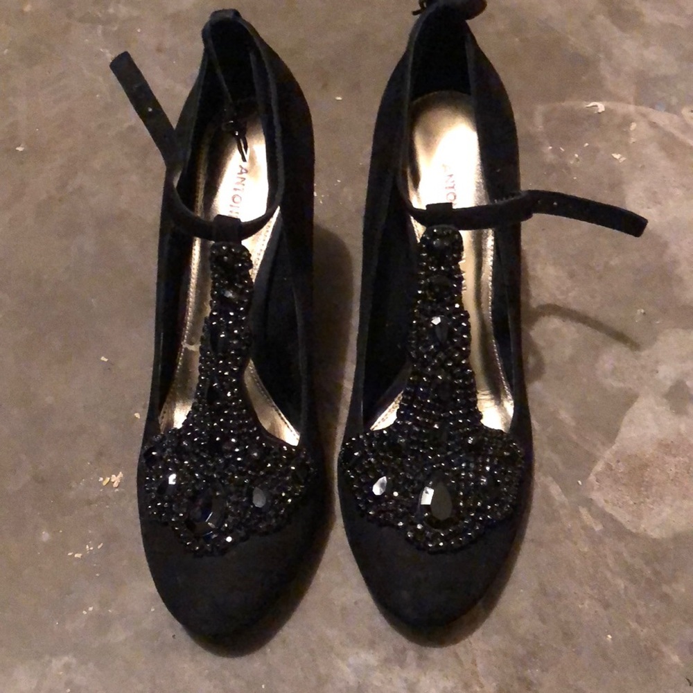 ANTONIO MELANI Suede heels